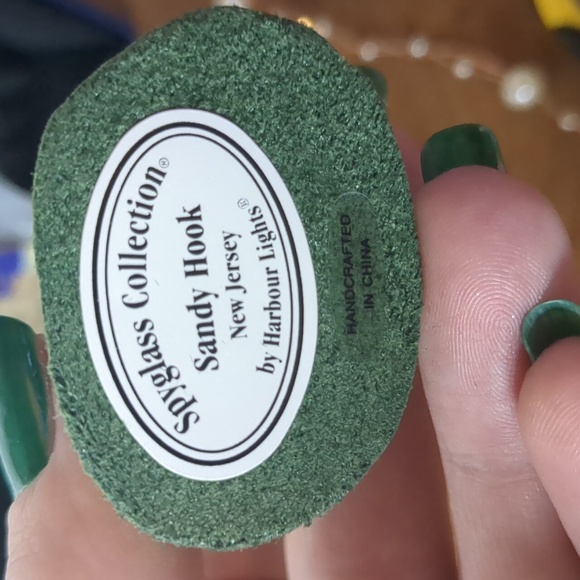 Harbour Lights Mini Lighthouses and Pin - Picture 5 of 7